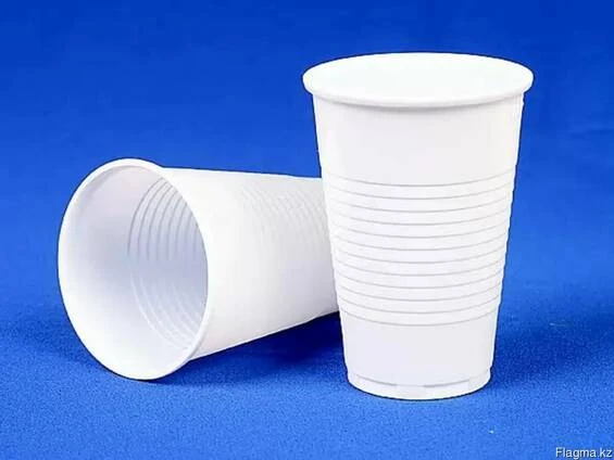 Стаканы белые